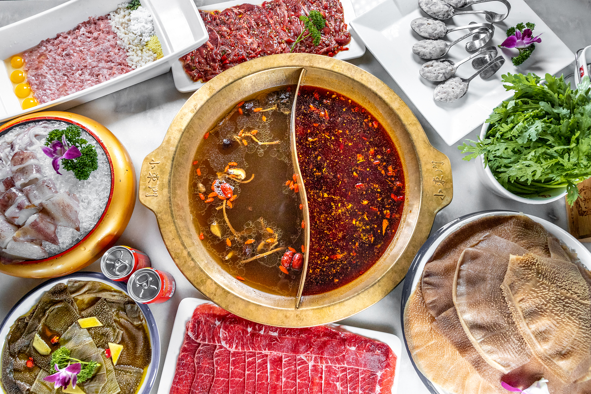 常德牛肉火锅秘方：鲜嫩汤底配时令涮菜，冬日暖胃首选