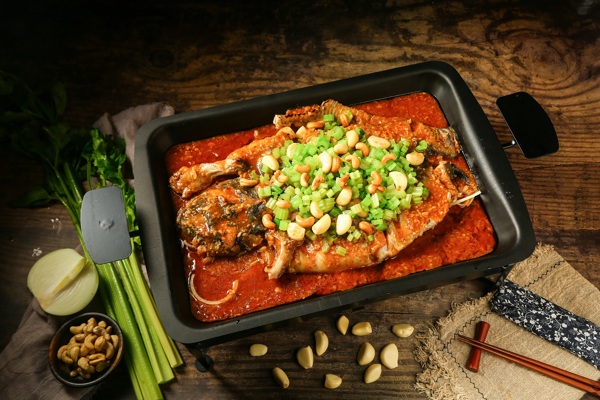 诸葛烤全鱼做法视频：在家也能复刻江湖风味