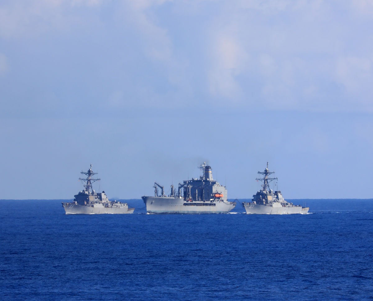 东部战区回应美舰艇过航台湾海峡：究竟发生了什么？