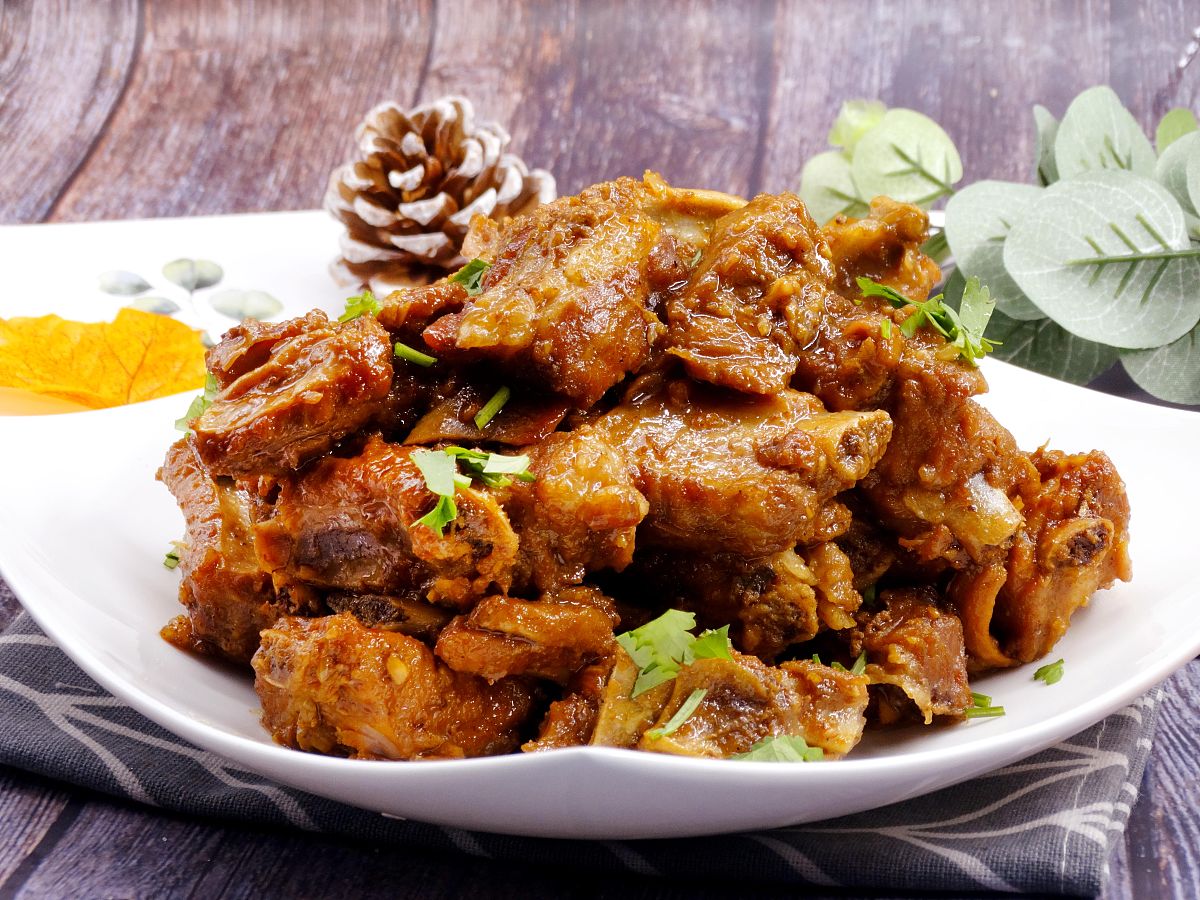 粤菜蒜香排骨做法：手把手教你做出粤式经典美味