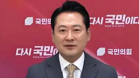 韩国最大在野党党首张东赫绝食8天，究竟发生了什么？