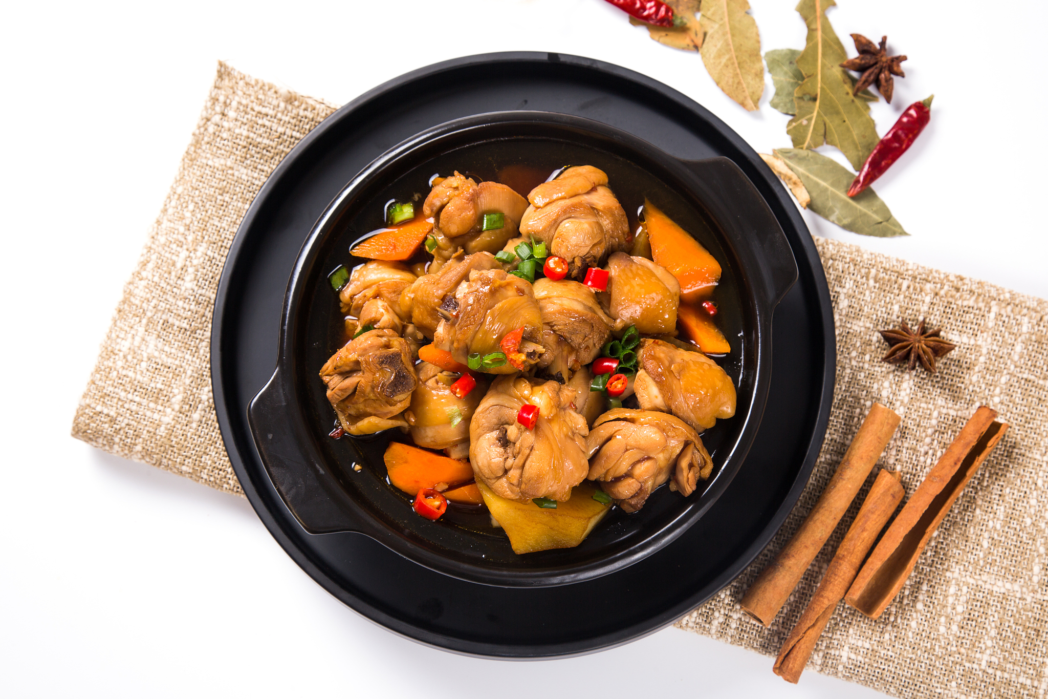 家常黄焖鸡米饭这样做 酱香浓郁超下饭