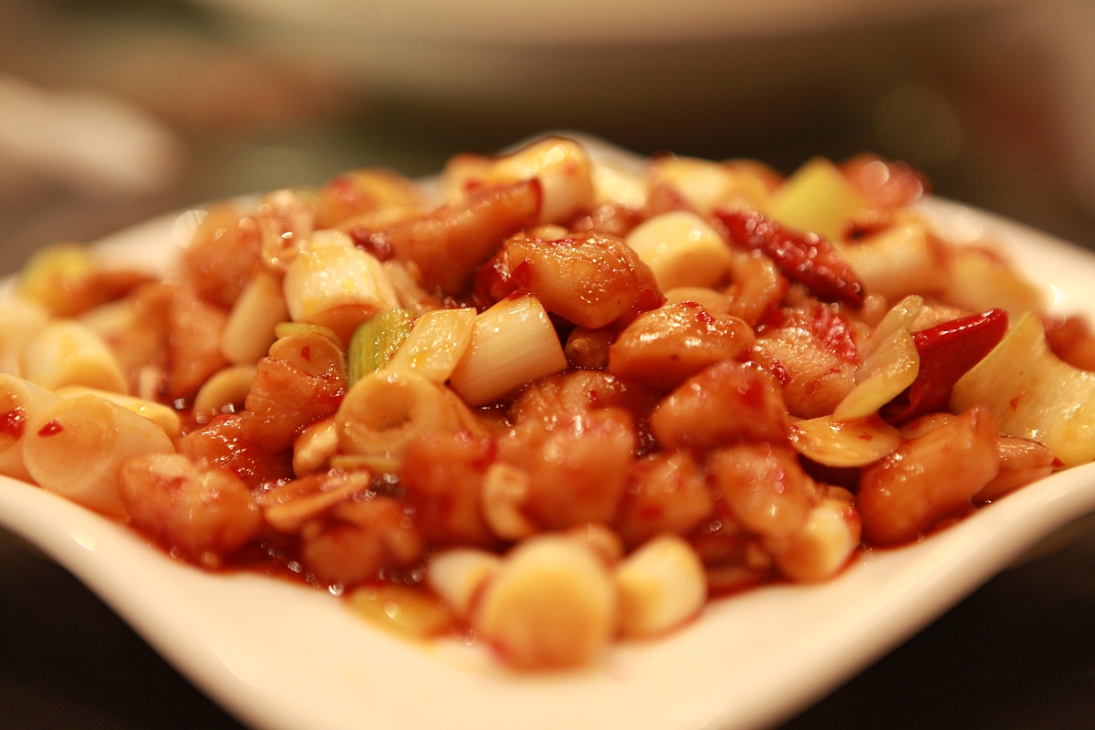 家常版宫保鸡丁做法：嫩滑多汁不输饭店